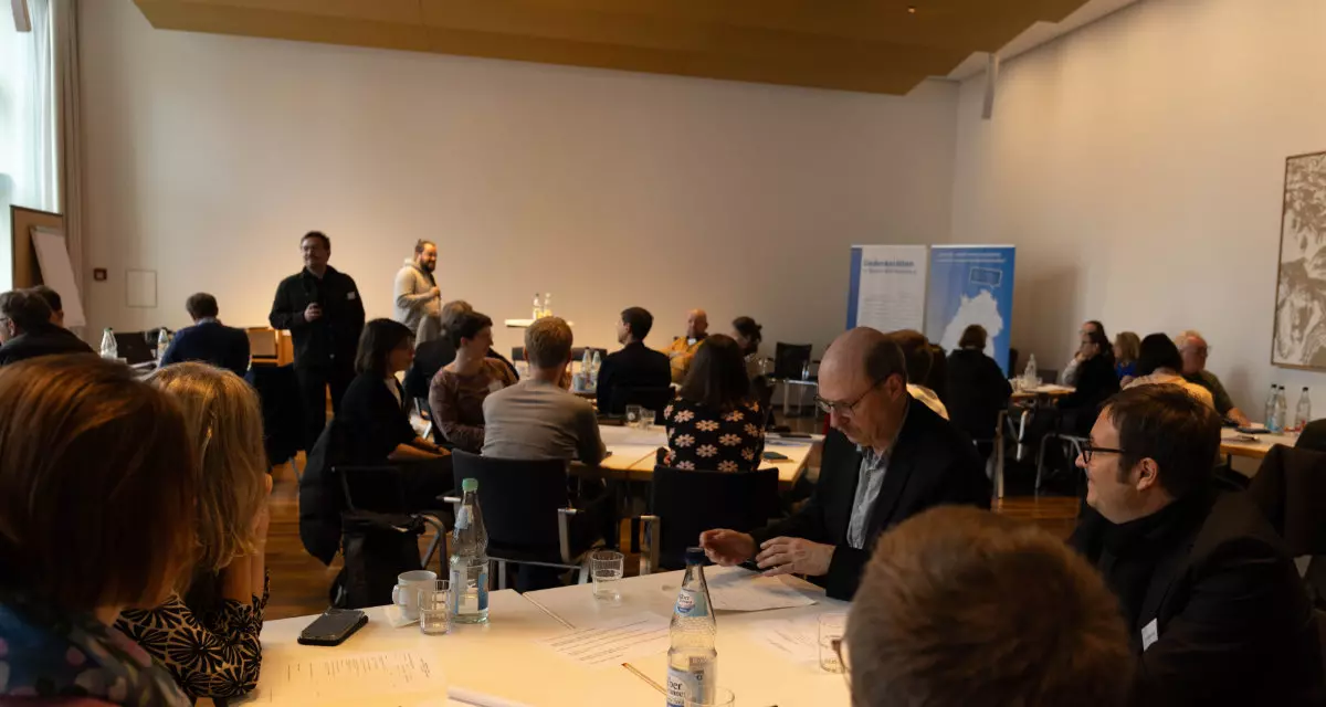 Plenumssaal bei der Tagung in Stuttgart. Foto: mh-fb.com 